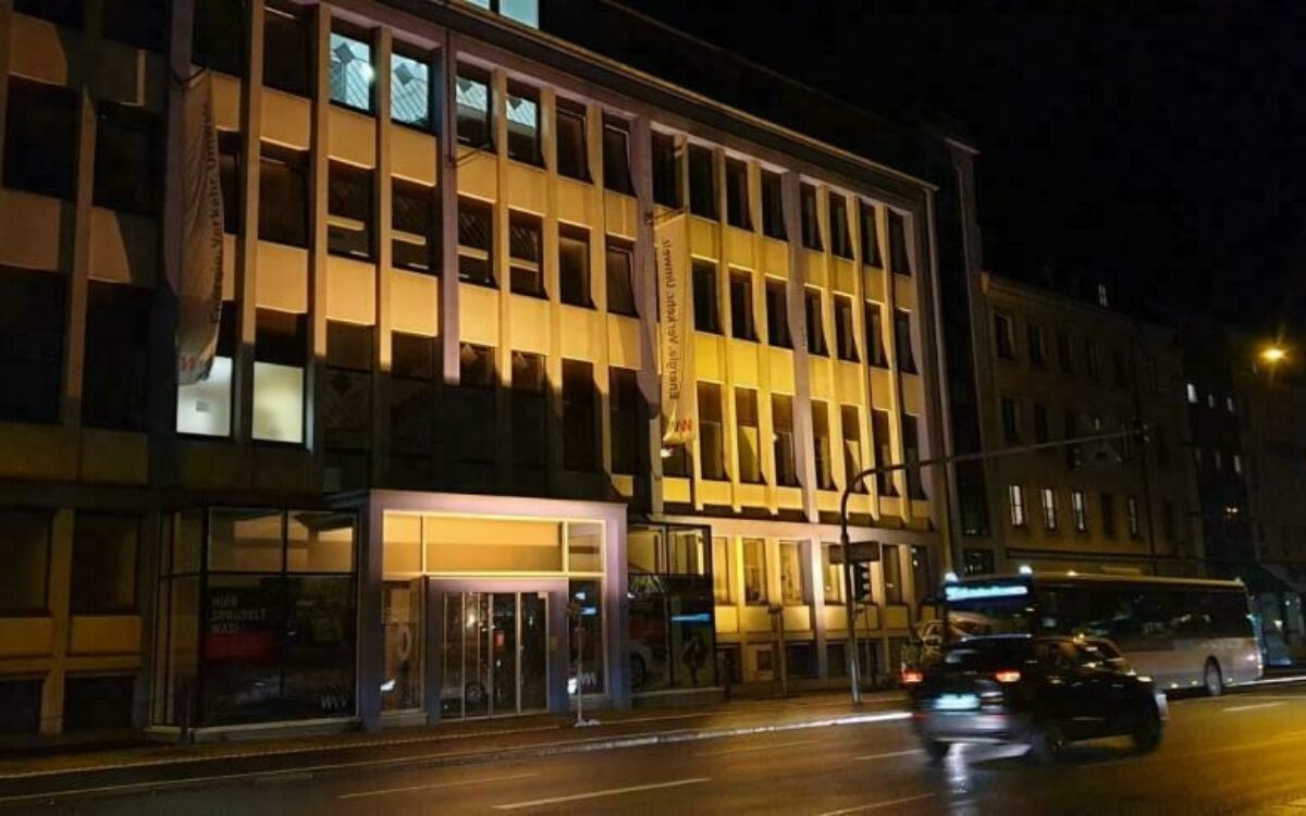 1606125978konzernzentrale wvv in orange foto wvv 1606125978konzernzentrale wvv in orange foto wvv