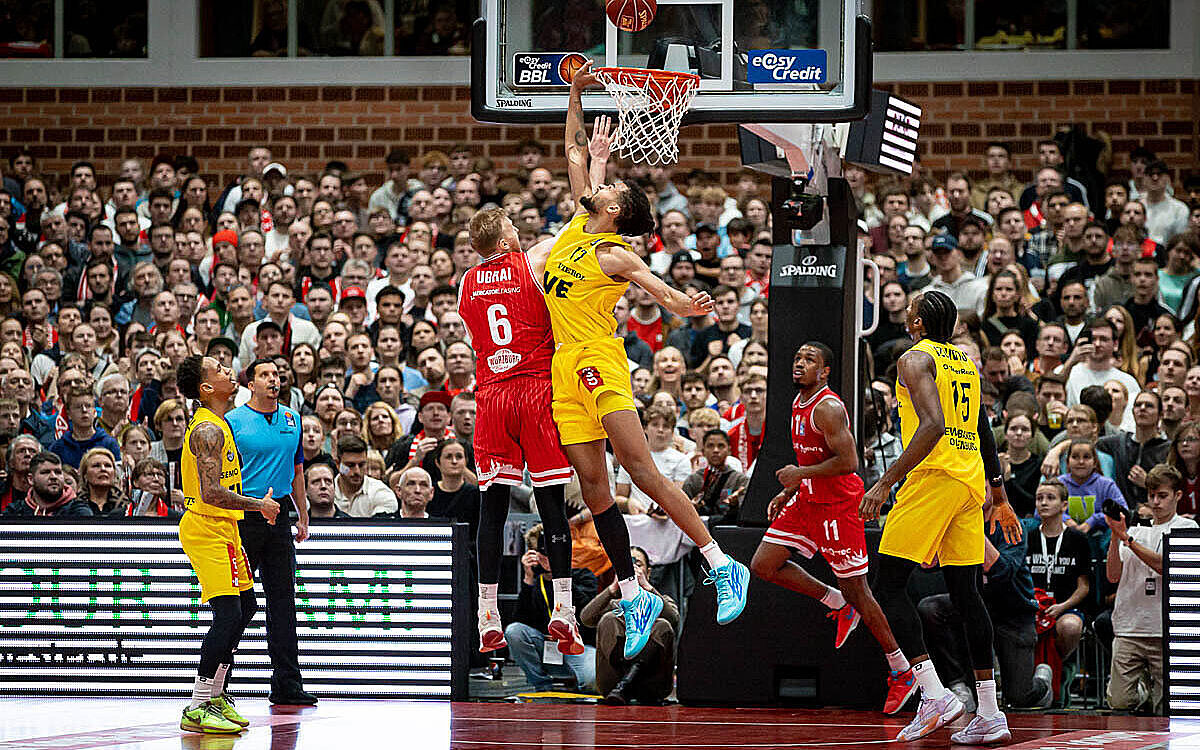 Würzburg Baskets Oldenburg 2023 - 2024 Max Ugrai Würzburg Baskets Oldenburg 2023 - 2024 Max Ugrai