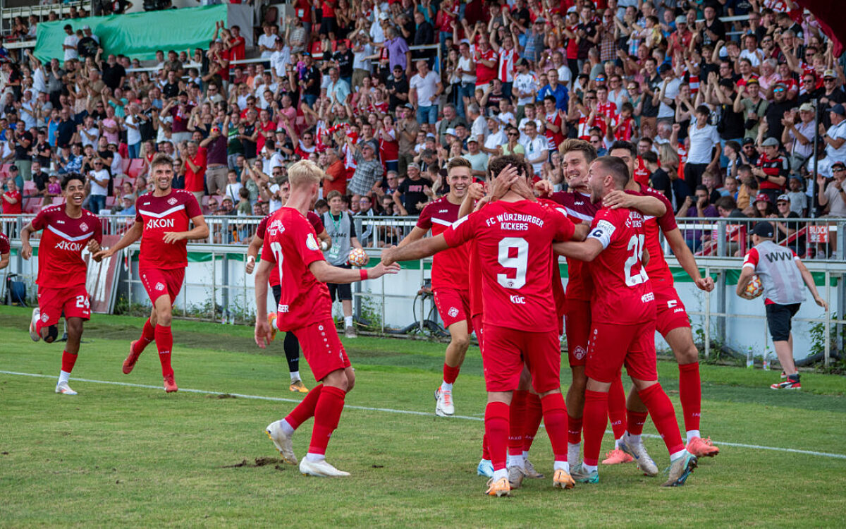 Würzburger Kickers Torjubel gegen Hoffenheim Würzburger Kickers Torjubel gegen Hoffenheim