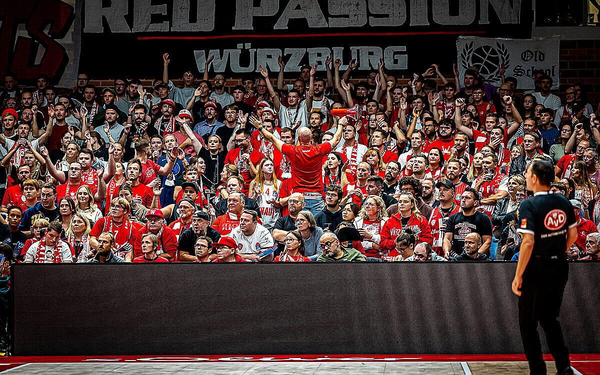 Würzburg Baskets Fans2