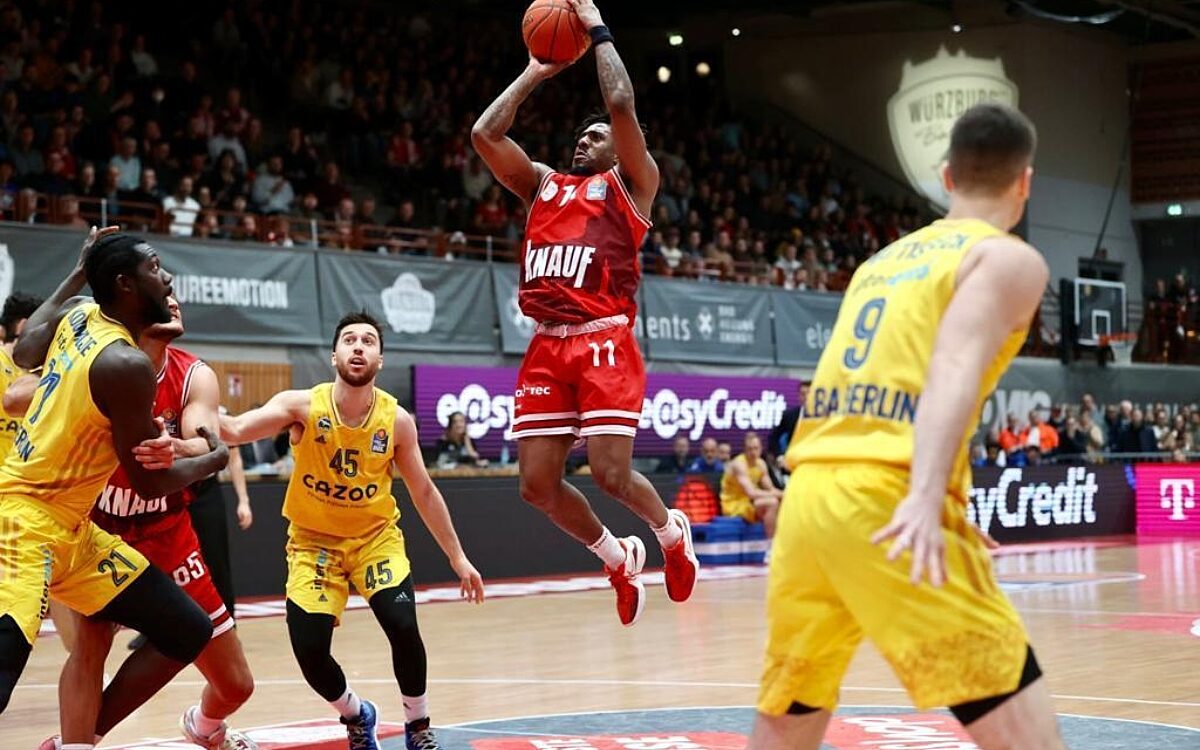 Stanley Whittaker beim Heimspiel der Würzburg Baskets gegen Alba Berlin Stanley Whittaker beim Heimspiel der Würzburg Baskets gegen Alba Berlin