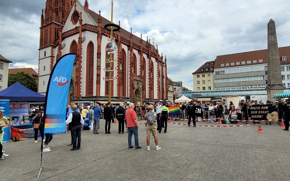 AfD Stand und Gegendemonstration auf dem unteren Markt Wuerzburg AfD Stand und Gegendemonstration auf dem unteren Markt Wuerzburg