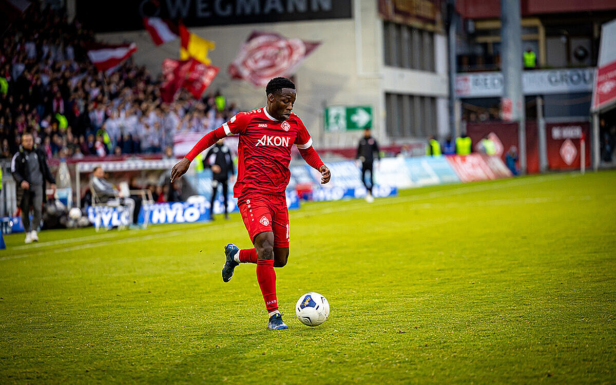 Benjika Caciel Spieler Wuerzburger Kickers 2023 24 Benjika Caciel Spieler Wuerzburger Kickers 2023 24