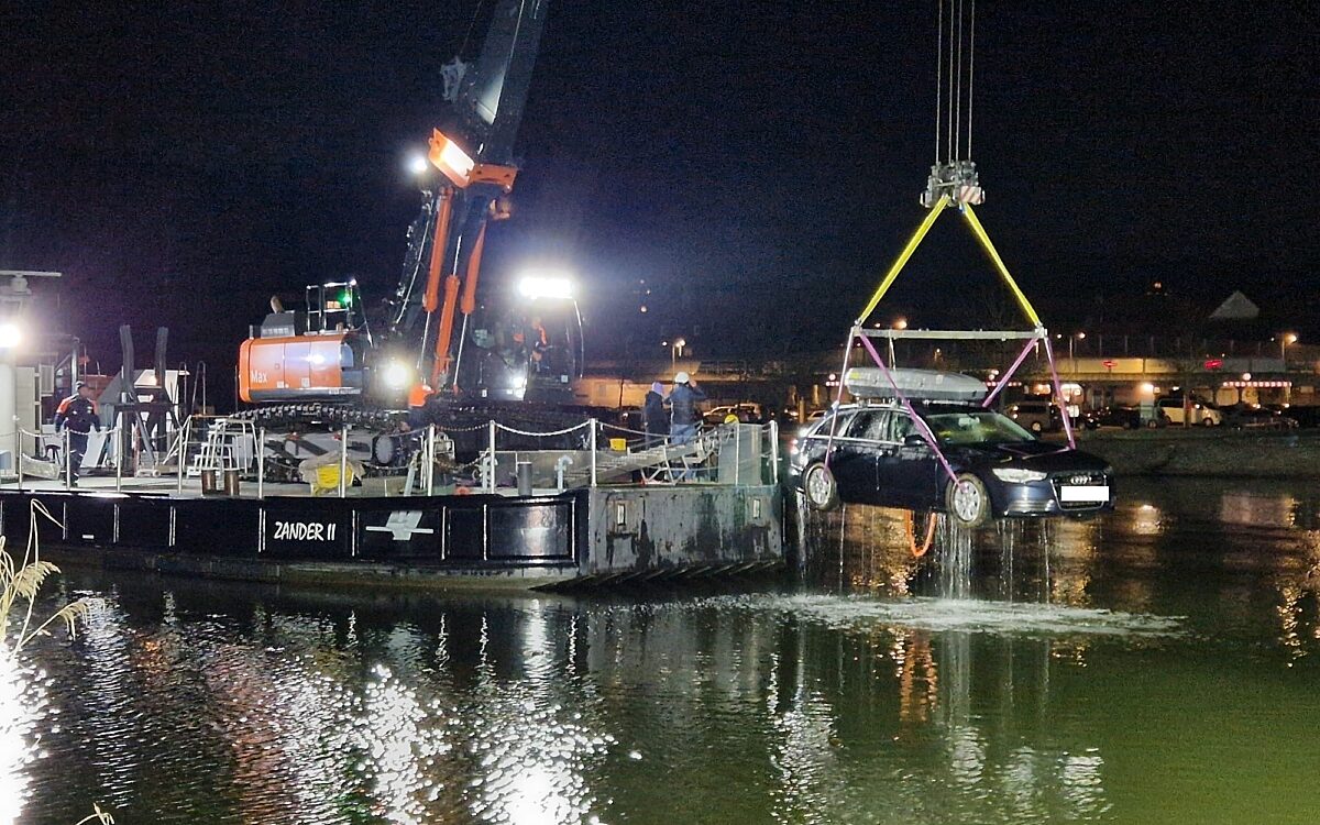 Auto in Main 3 Auto in Main 3