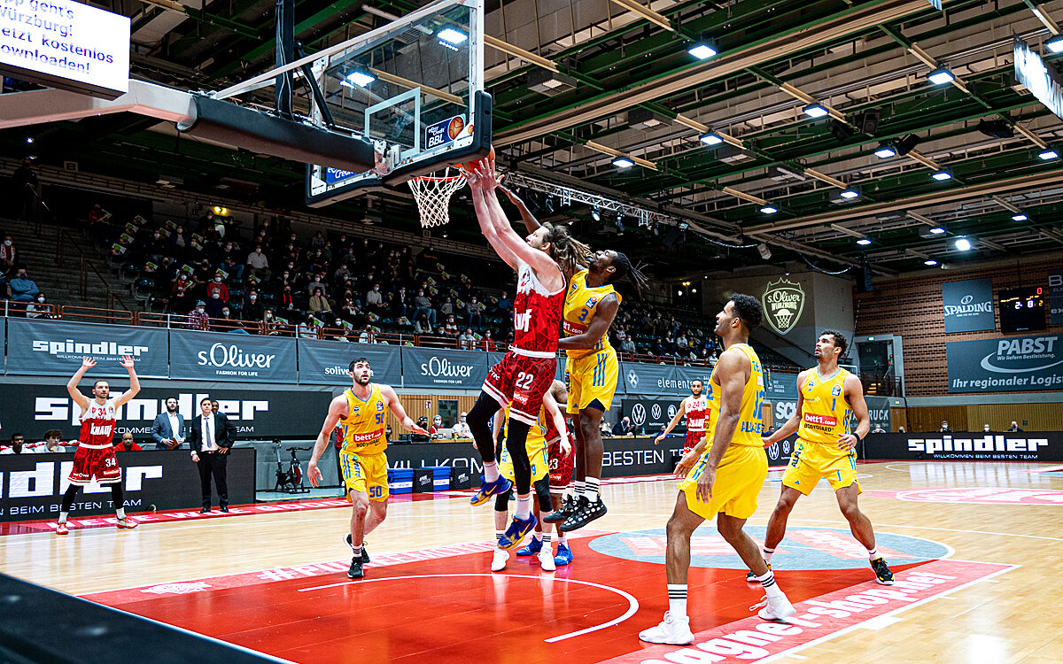 Craig Moller s Oliver Wuerzburg Korbleger Alba Berlin Craig Moller s Oliver Wuerzburg Korbleger Alba Berlin