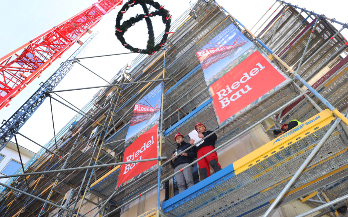 Das Richtfest für das Bauprojekt Domherrnhöfe Das Richtfest für das Bauprojekt Domherrnhöfe