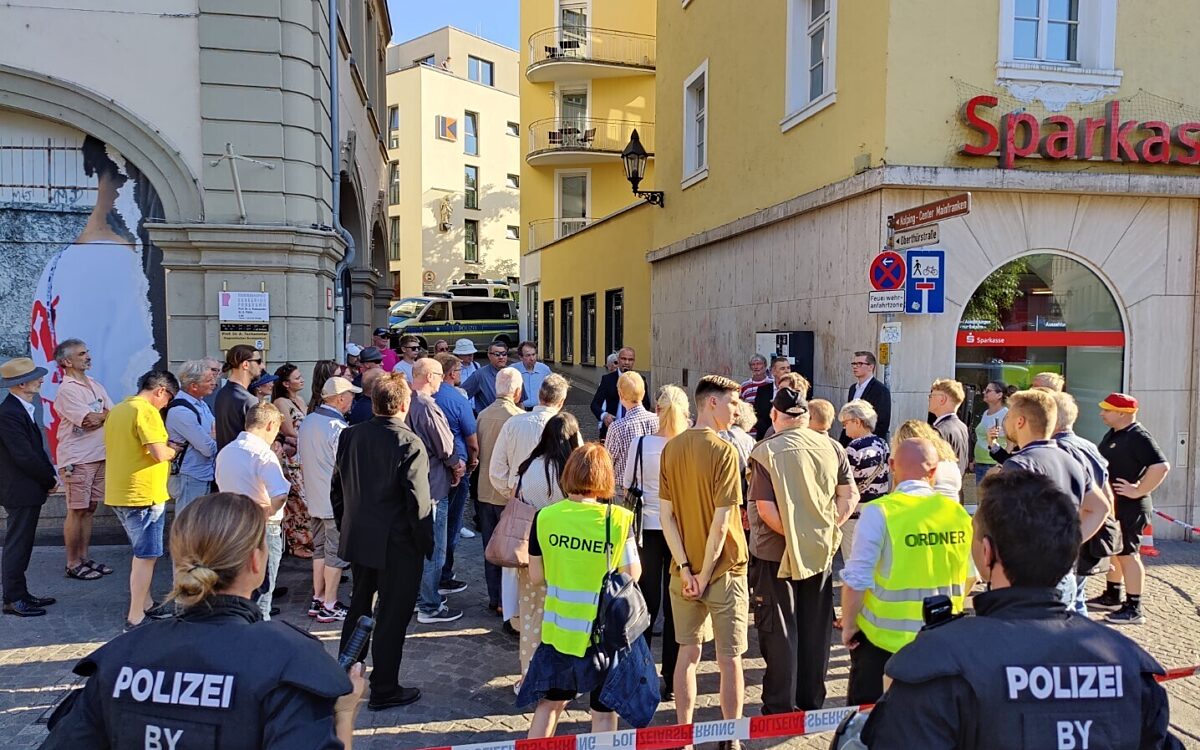 Demo 3 Jahrestag Barbarossaplatz 1 Demo 3 Jahrestag Barbarossaplatz 1