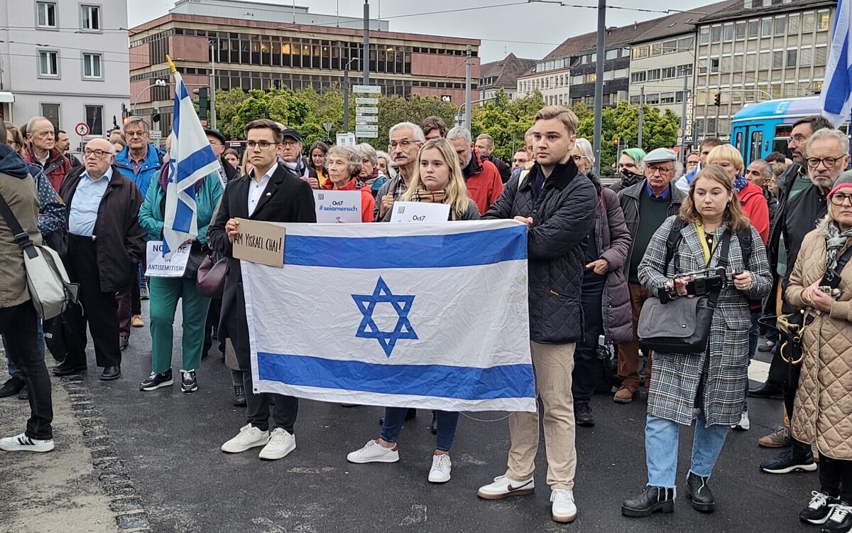 Demo Wuerzburg 1 Jahr nach Hamas Terror Demo Wuerzburg 1 Jahr nach Hamas Terror