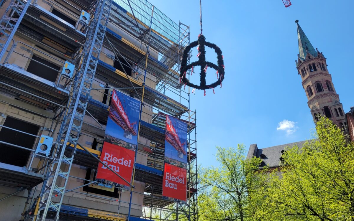 Der Kranz für das Richtfest der Domherrnhöfe Der Kranz für das Richtfest der Domherrnhöfe