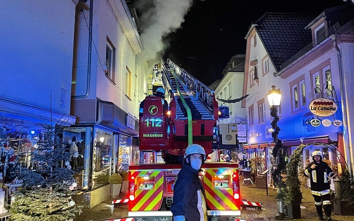 Die Feuerwehr beim Brand in Marktheidenfeld Die Feuerwehr beim Brand in Marktheidenfeld