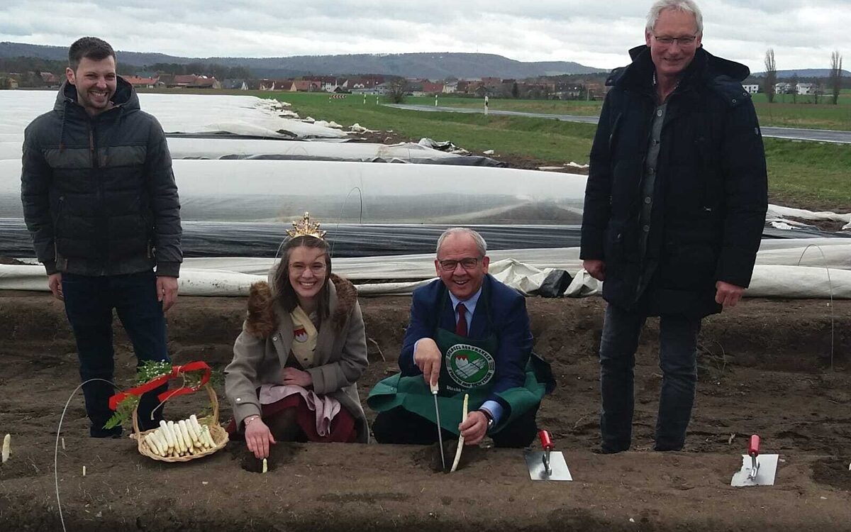 Die Spargelsaison 2022 wird eröffnet Die Spargelsaison 2022 wird eröffnet