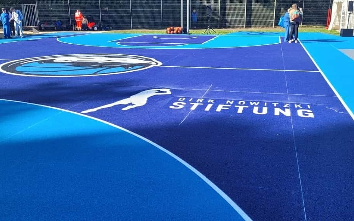 Dirk Nowitzki Stiftung Gustav Walle 2025 Platzeroeffnung6 Dirk Nowitzki Stiftung Gustav Walle 2025 Platzeroeffnung6