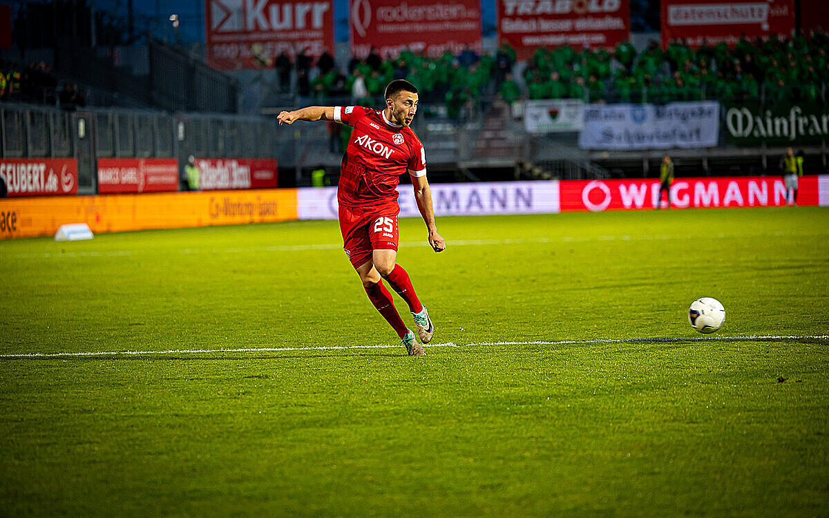 Dominik Meisel Spieler Wuerzburger Kickers 2023 24 Dominik Meisel Spieler Wuerzburger Kickers 2023 24