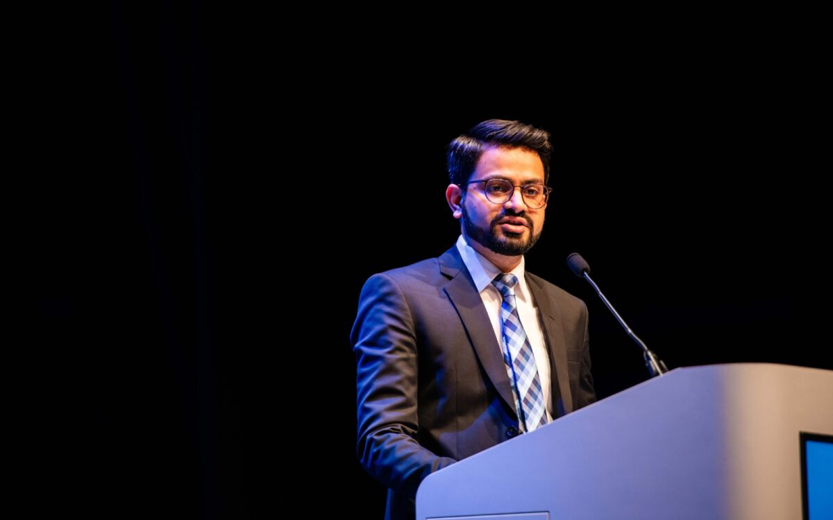 Dr Haroon Shaikh UKW wurde fuer seine wegweisenden Forschungsergebnisse ausgezeichnet Dr Haroon Shaikh UKW wurde fuer seine wegweisenden Forschungsergebnisse ausgezeichnet