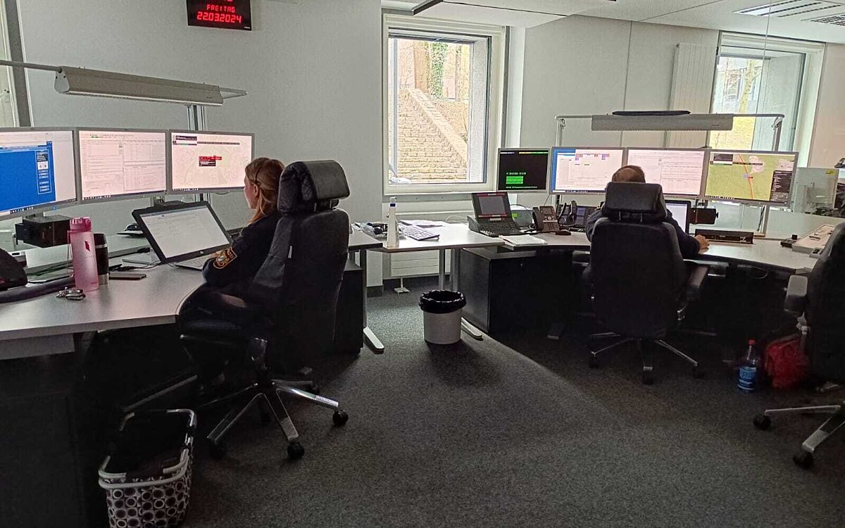 Ein Blick in die Leitstelle Ein Blick in die Leitstelle