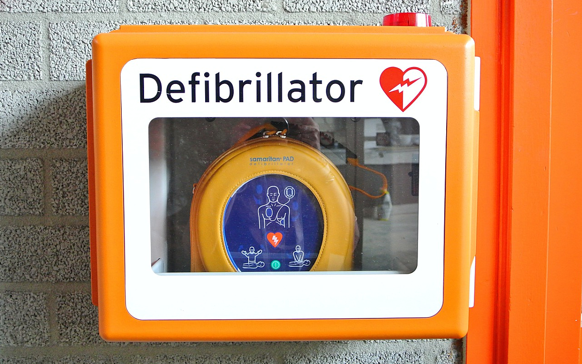 Ein Defibrillator Ein Defibrillator