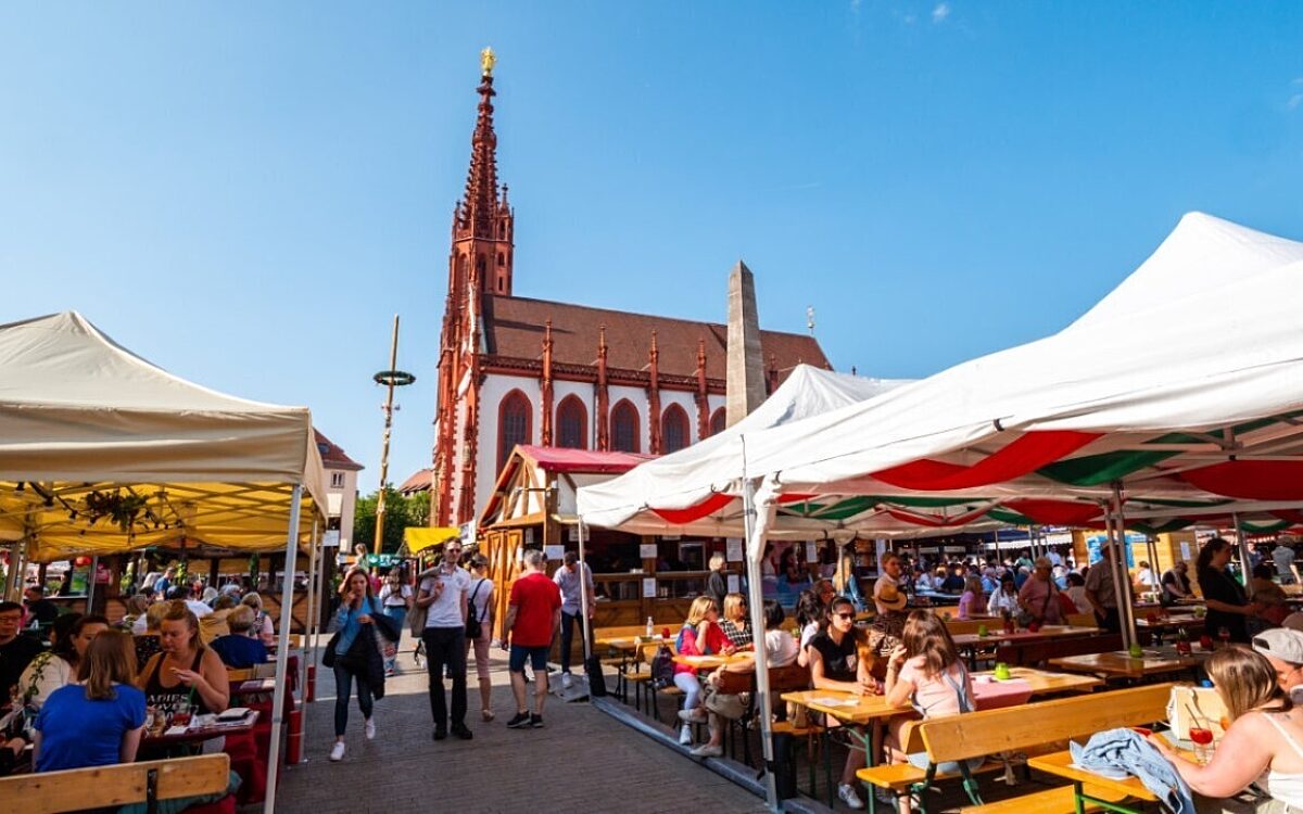 Eroeffnung Weindorf 2023 Foto Funkhaus Wuerzburg Eroeffnung Weindorf 2023 Foto Funkhaus Wuerzburg