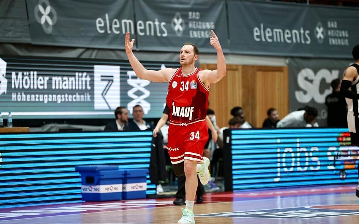 Felix Hoffmann Spieler Wuerzburg Baskets 22 23 Sieg Bayreuth Felix Hoffmann Spieler Wuerzburg Baskets 22 23 Sieg Bayreuth