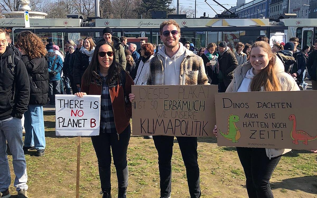 Fridays 4 Future Schilder bei Demo Fridays 4 Future Schilder bei Demo