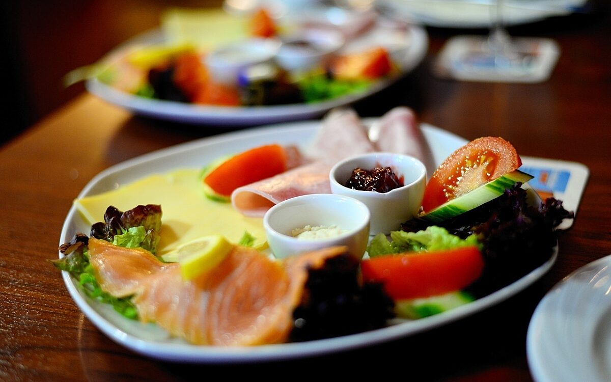 Fruehstuecksteller mit verschiedenem Aufschnitt Fruehstuecksteller mit verschiedenem Aufschnitt