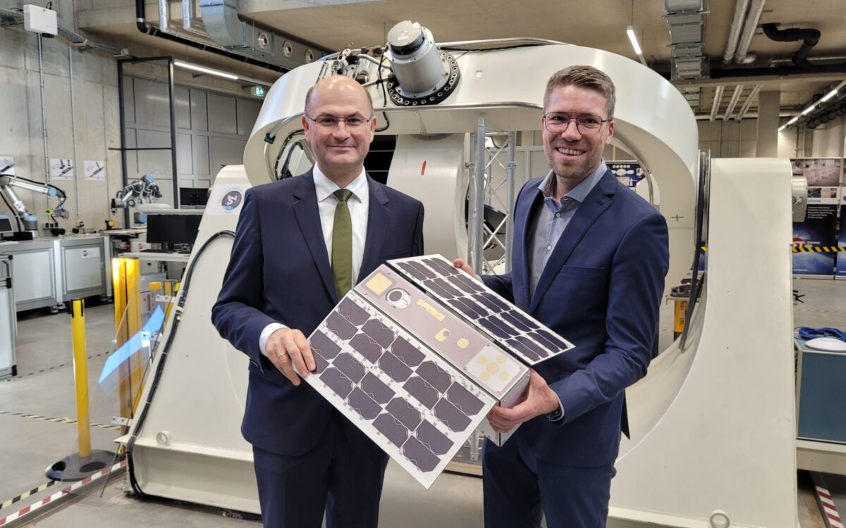 Fueracker Zentrum fuer Telematik Satellit Fueracker Zentrum fuer Telematik Satellit