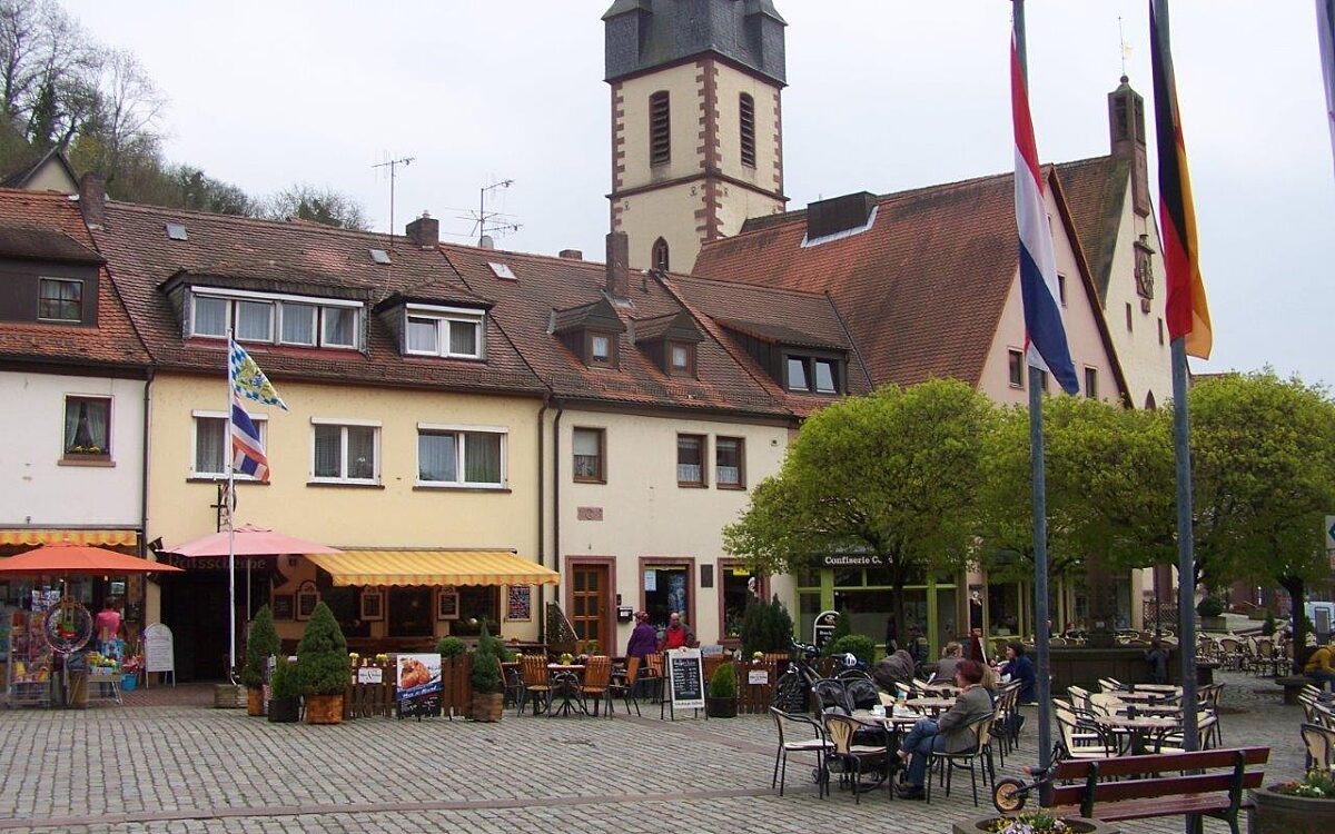 Der Marktplatz in Gemünden Der Marktplatz in Gemünden