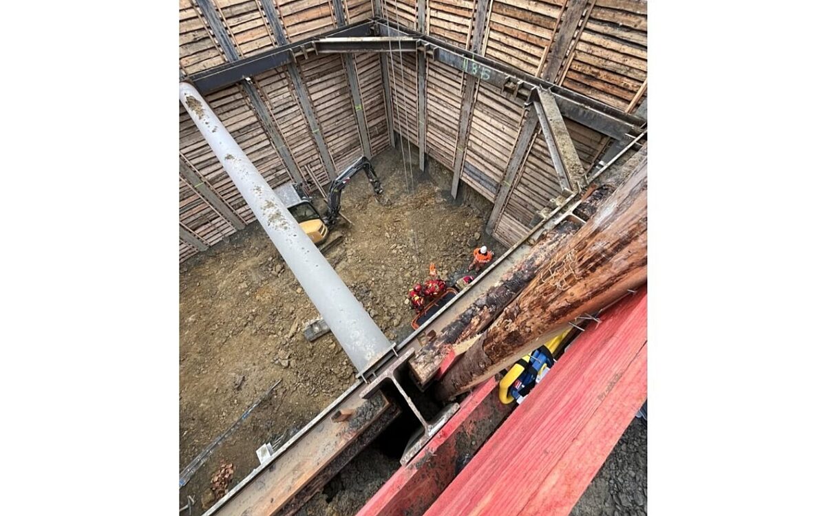 Hoehenrettung nach Unfall Baugrube 2 Hoehenrettung nach Unfall Baugrube 2