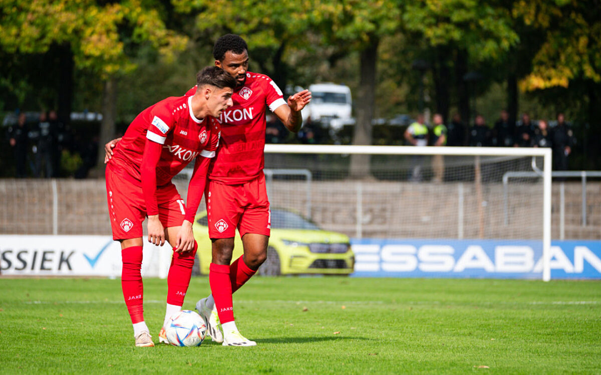 Ivan Franjic Fabrice Montcheu Wuerzburger Kickers 2023 2024 13 Ivan Franjic Fabrice Montcheu Wuerzburger Kickers 2023 2024 13