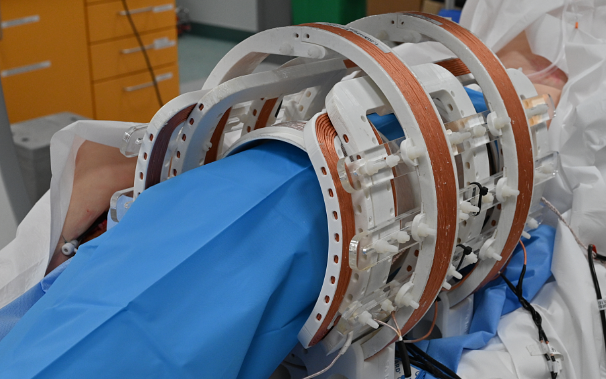 Forscher der Uni Wuerzburg testen einen MPI-Scanner Forscher der Uni Wuerzburg testen einen MPI-Scanner