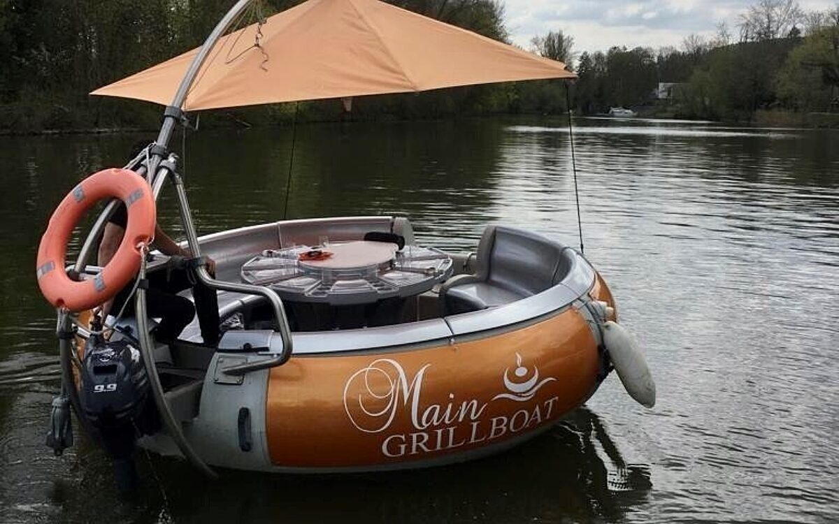 Main Grillboot Main Grillboot