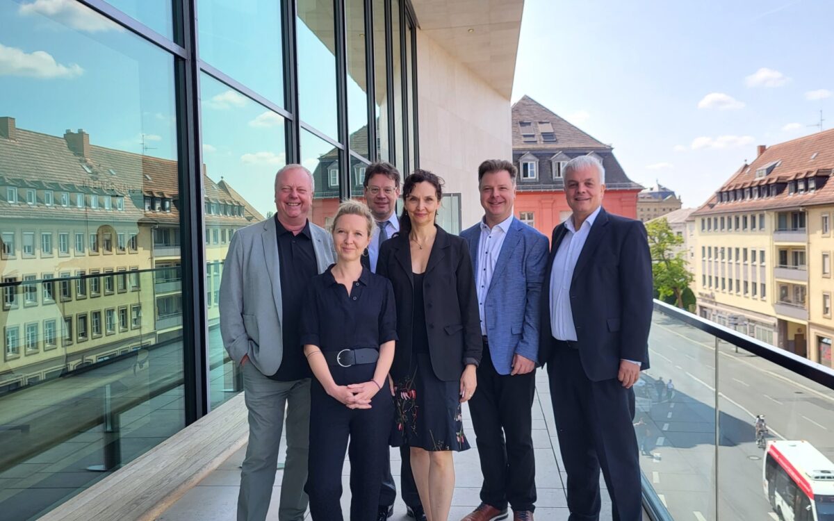 Team des Mainfrankentheaters Würzburg praesentiert neues Programm Team des Mainfrankentheaters Würzburg praesentiert neues Programm