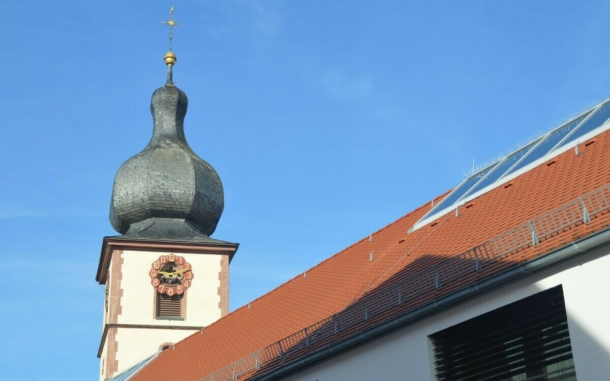 Earth Hour: Auch Marktheidenfelds Kirchturm St Laurentius bleibt dunkel Earth Hour: Auch Marktheidenfelds Kirchturm St Laurentius bleibt dunkel