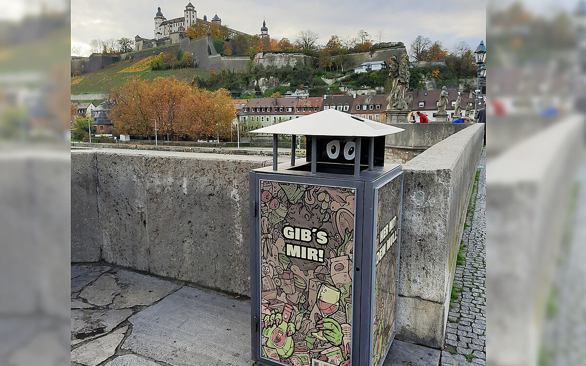 Muellmonster Tonnenhaeuschen Jakob Saenger Muellmonster Tonnenhaeuschen Jakob Saenger