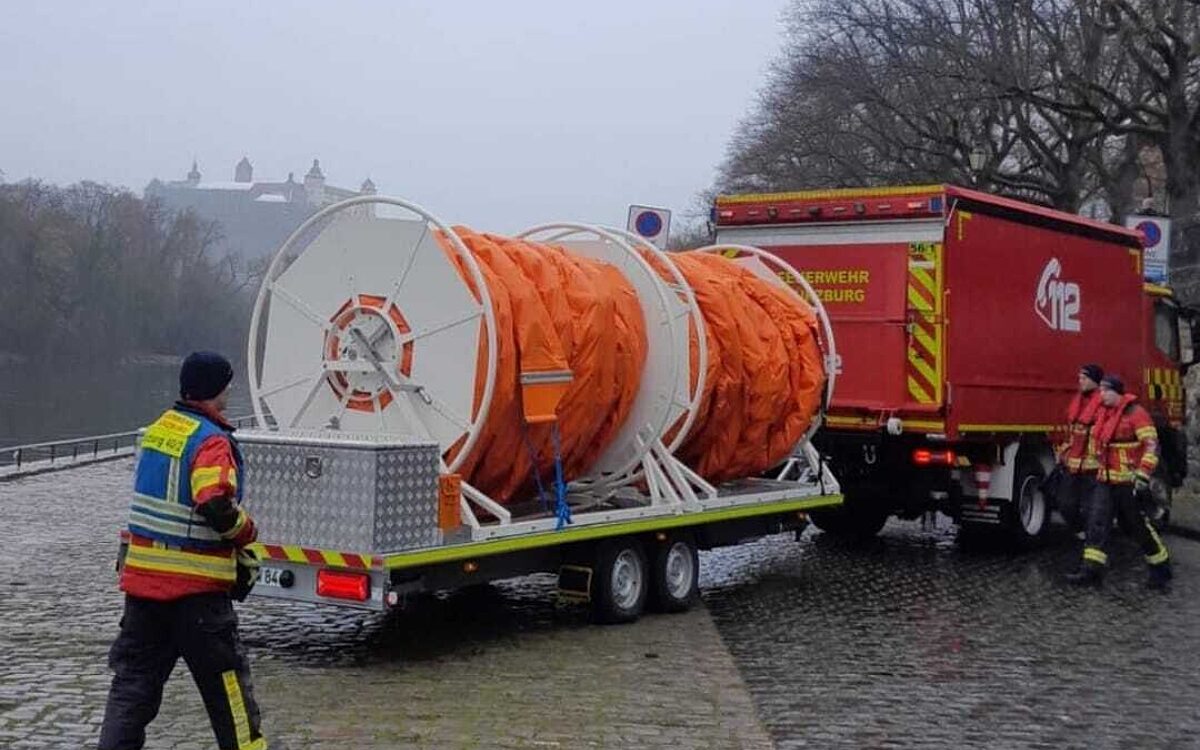 Passagierschiff verliert Kraftstoff