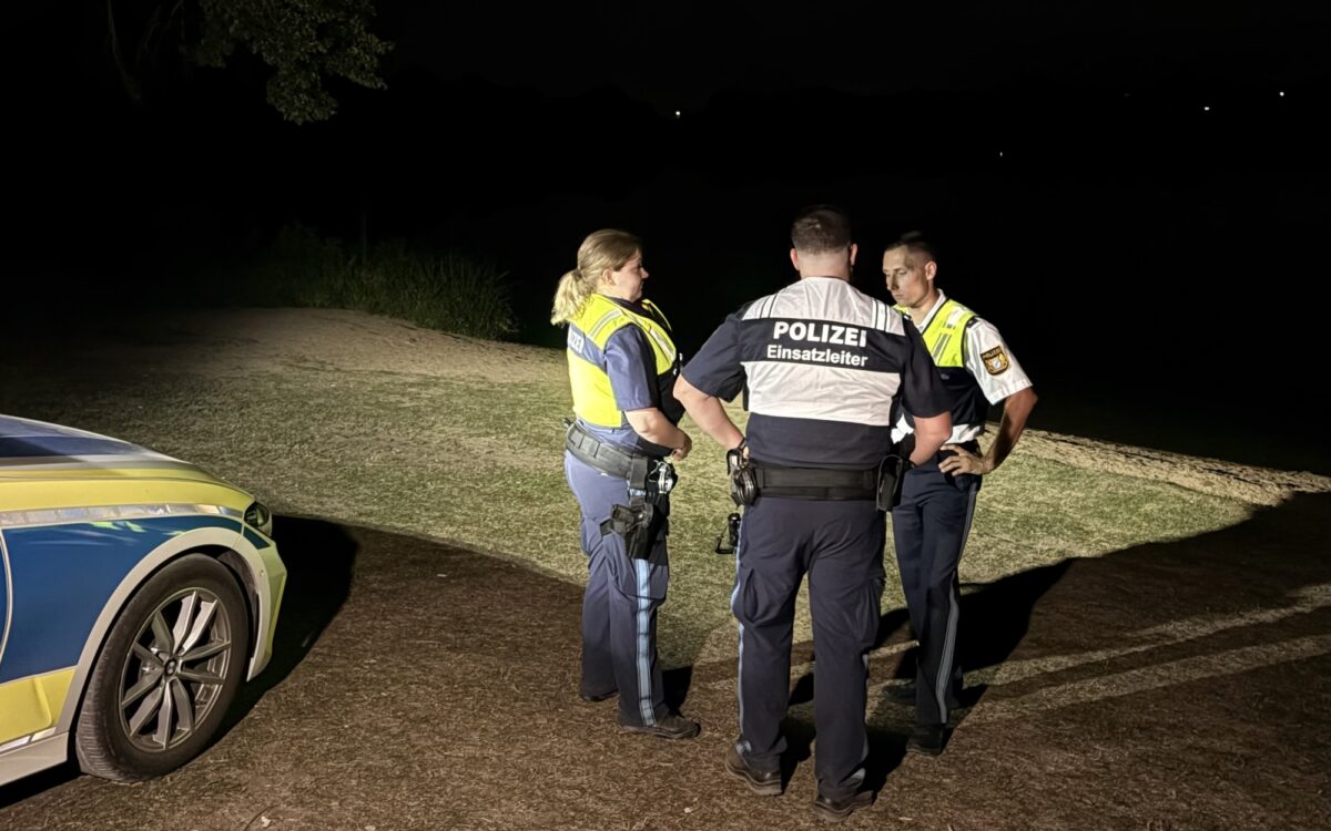 Polizei am Baggersee in Schweinfurt nach tragischem Badeunfall Polizei am Baggersee in Schweinfurt nach tragischem Badeunfall