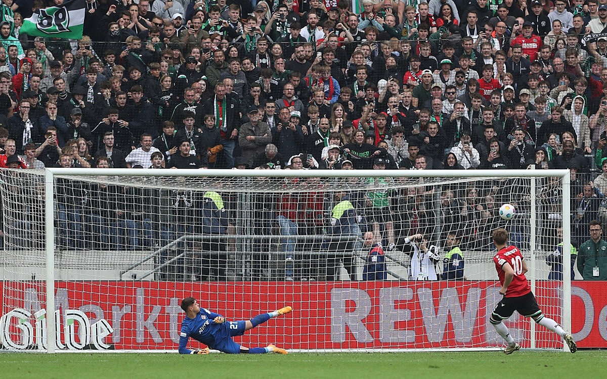 Relegation Wuerburger Kickers Hannover 96 Elfmeterschiessen 3 Relegation Wuerburger Kickers Hannover 96 Elfmeterschiessen 3