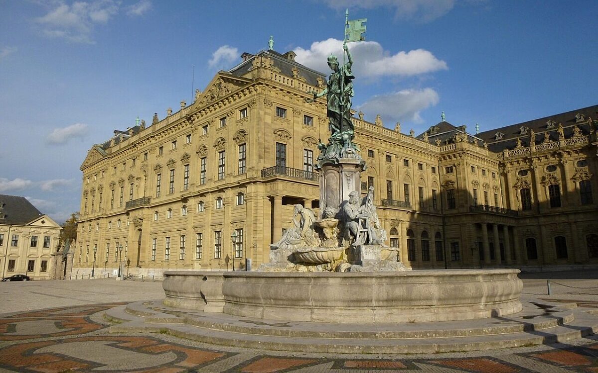 Residenz Wuerzburg bei Sonnenschein Residenz Wuerzburg bei Sonnenschein