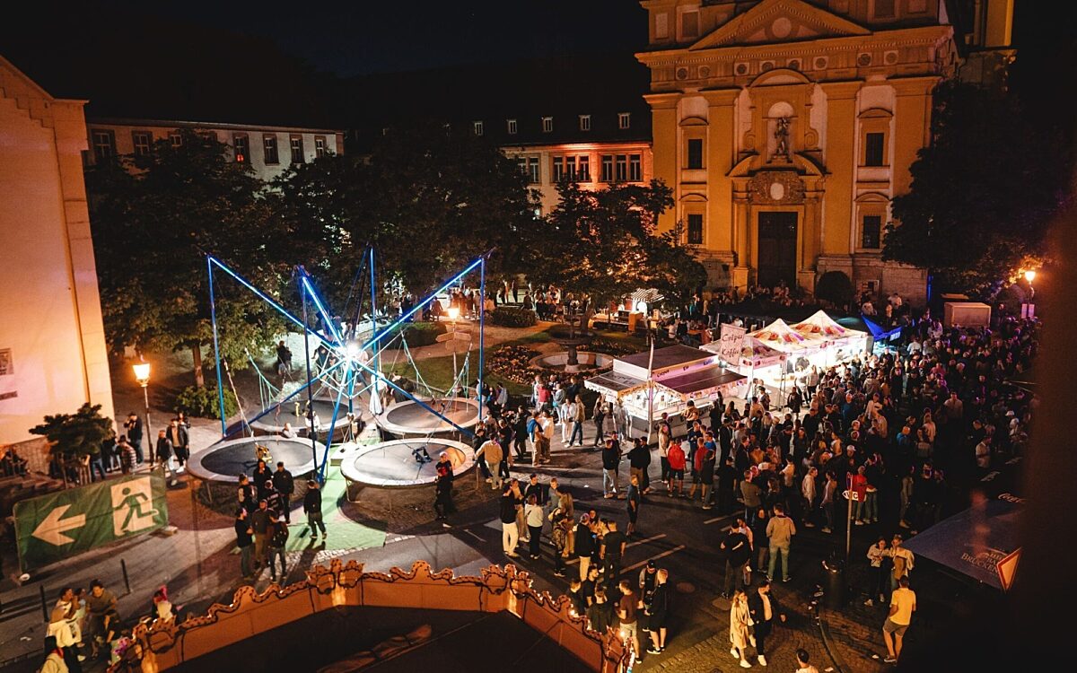 Das Stadtfest in Kitzingen 2024 in der Kaiserstrasse Das Stadtfest in Kitzingen 2024 in der Kaiserstrasse
