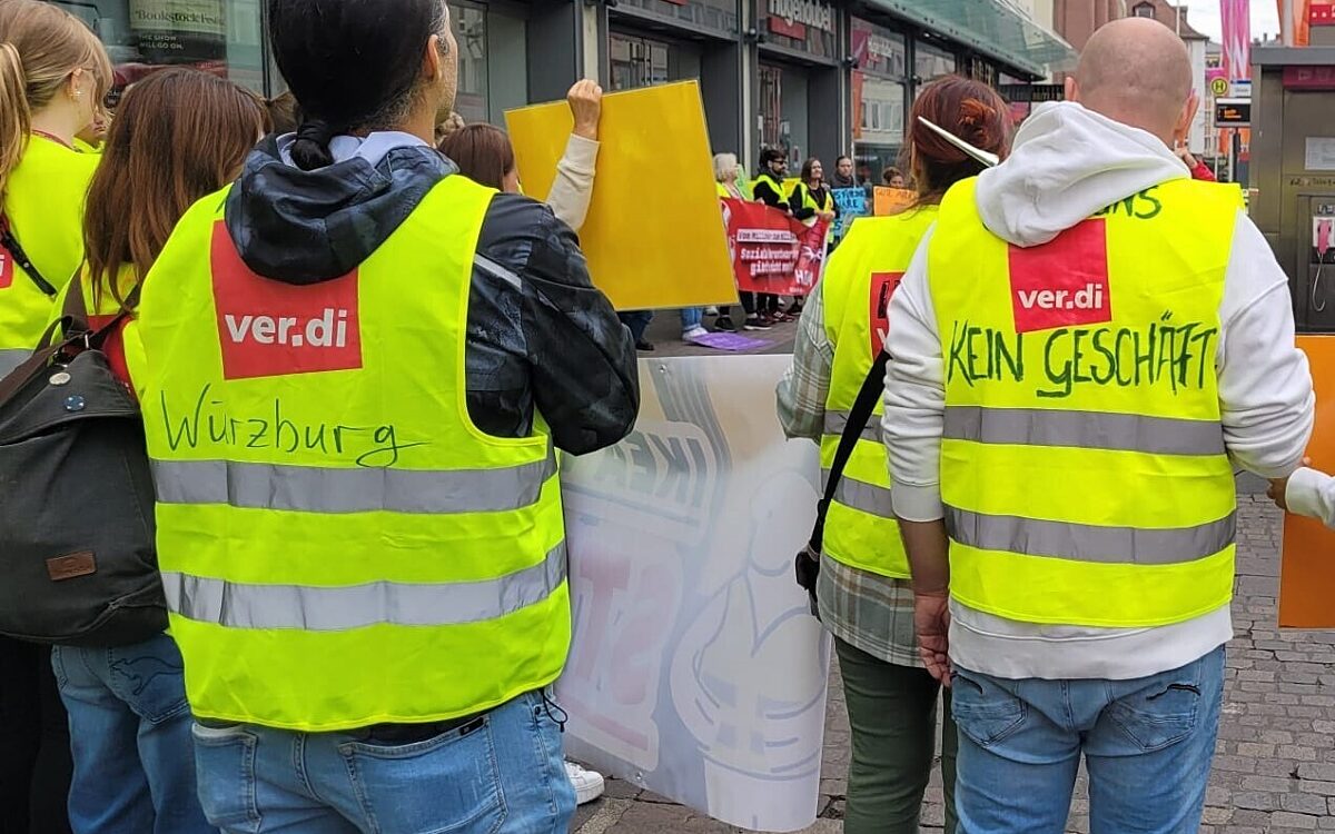 Streik von Ver di vor Hugendubel Streik von Ver di vor Hugendubel