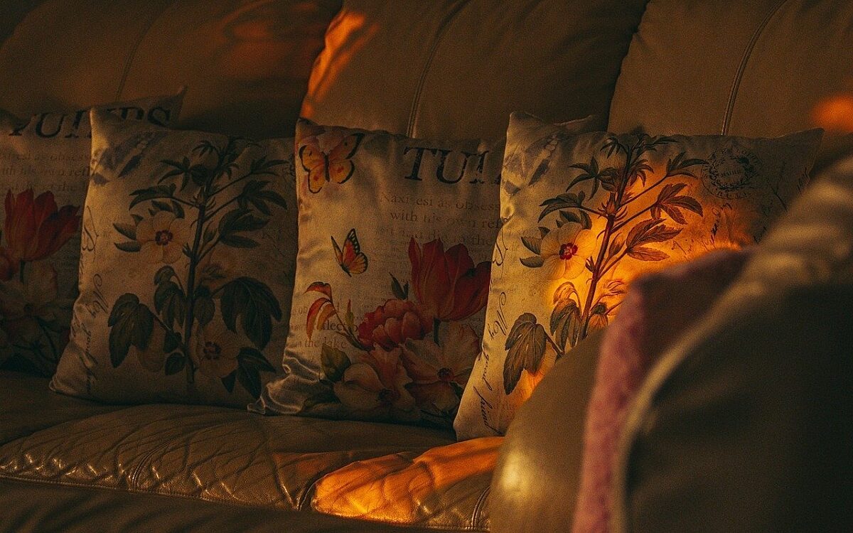 Symbolbild Sofa Symbolbild Sofa