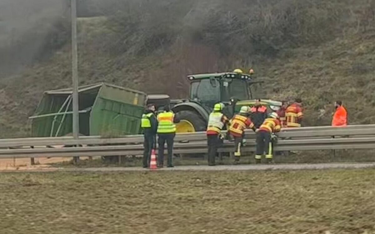 Traktor B8 umgekippt Traktor B8 umgekippt