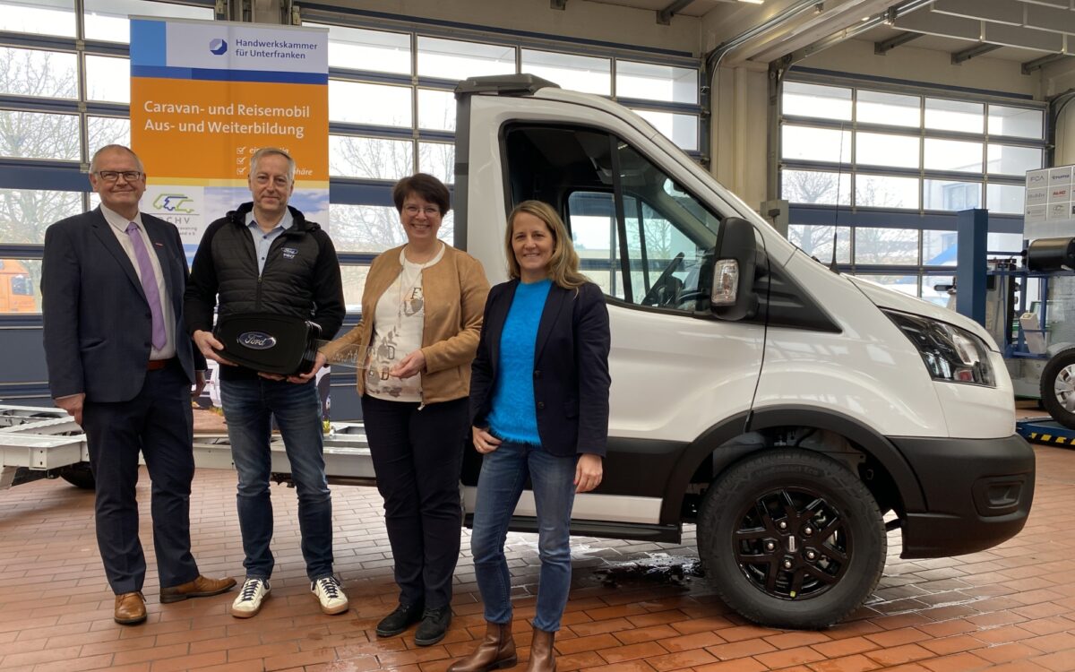 Uebergabe Schulungsfahrzeug Fahrzuegakademie Schweinfurt Uebergabe Schulungsfahrzeug Fahrzuegakademie Schweinfurt