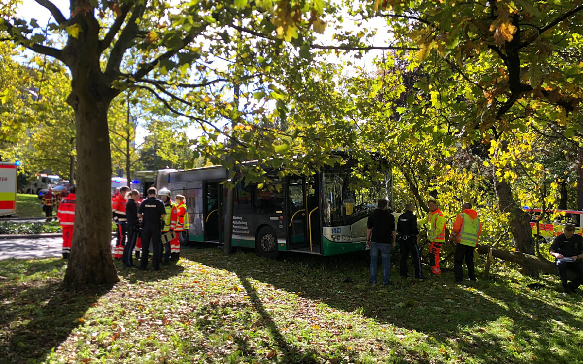 Unfall Bus Berliner Ring 2 bearbeitet Unfall Bus Berliner Ring 2 bearbeitet
