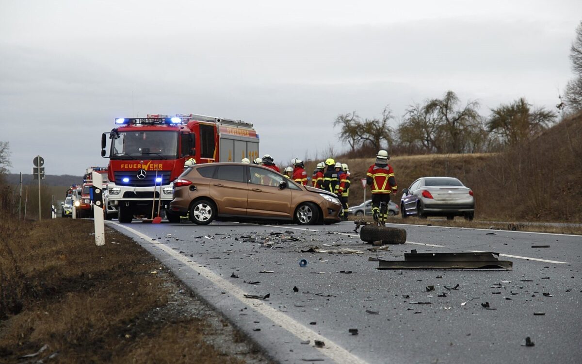 Unfall Werneck Essleben Feuerwehr Unfall Werneck Essleben Feuerwehr