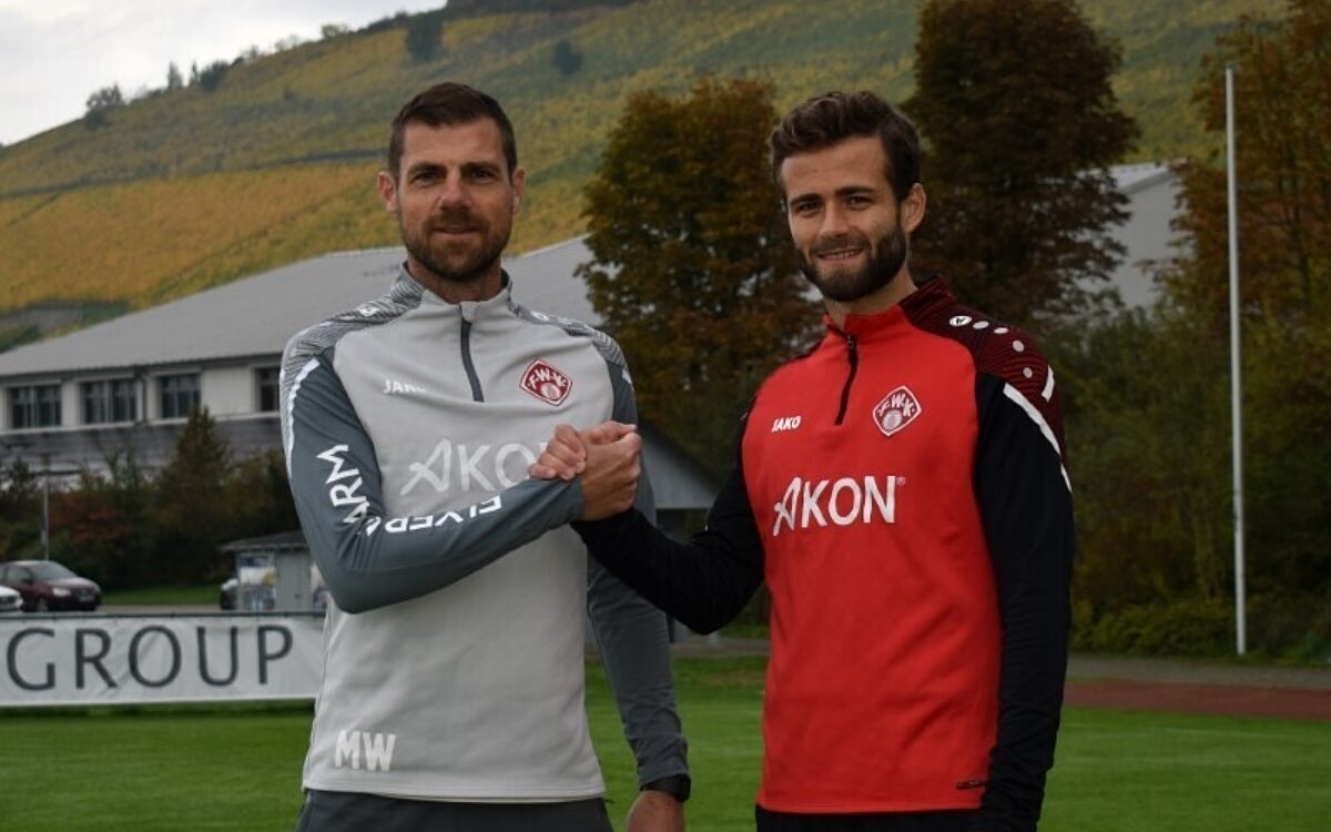 Verlaengerung Haegele Wuerzburger Kickers Verlaengerung Haegele Wuerzburger Kickers