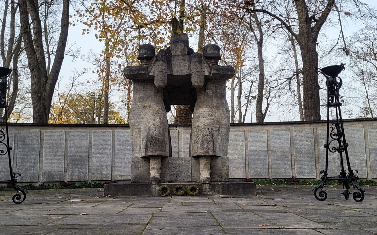 Volkstrauertag Kriegerdenkmal Volkstrauertag Kriegerdenkmal