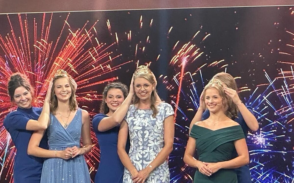 Weinkoenigin2 Weinkoenigin2