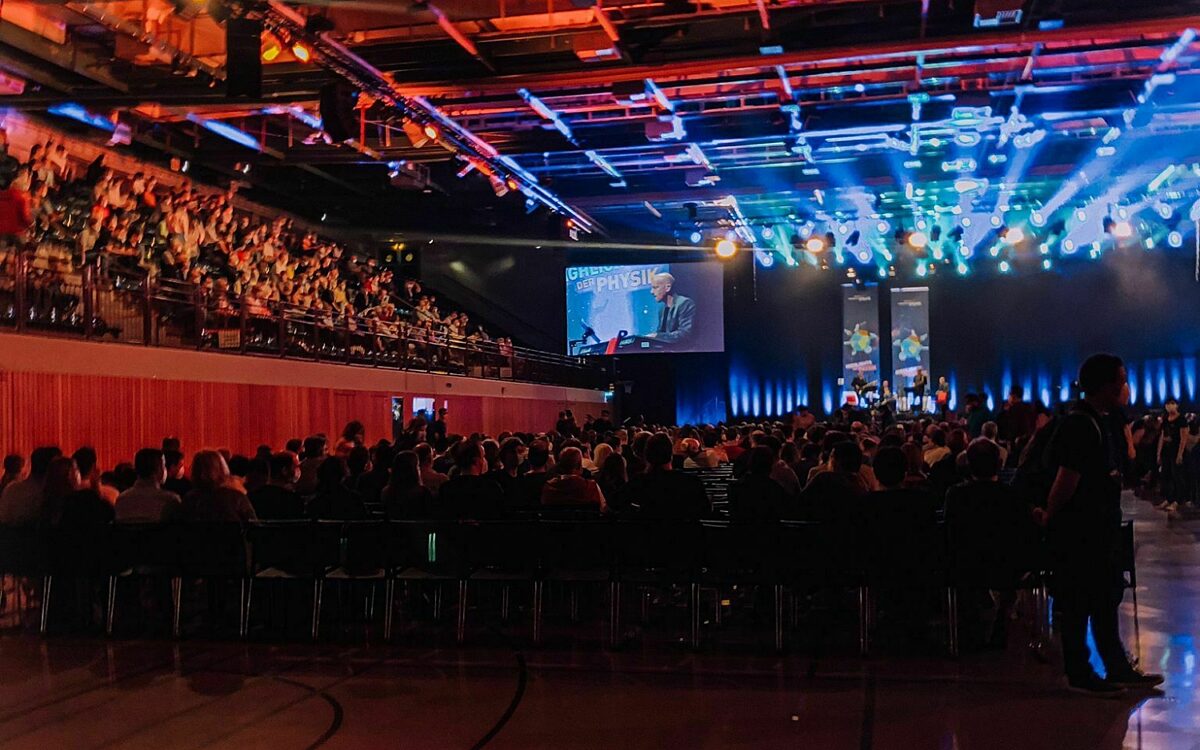 Auftaktveranstaltung Highlights der Physik Auftaktveranstaltung Highlights der Physik