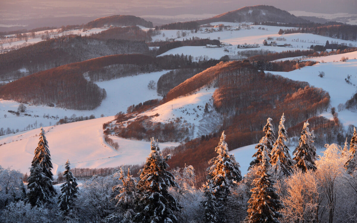 Winter in der Rhoen mit Schneelandschaft Winter in der Rhoen mit Schneelandschaft