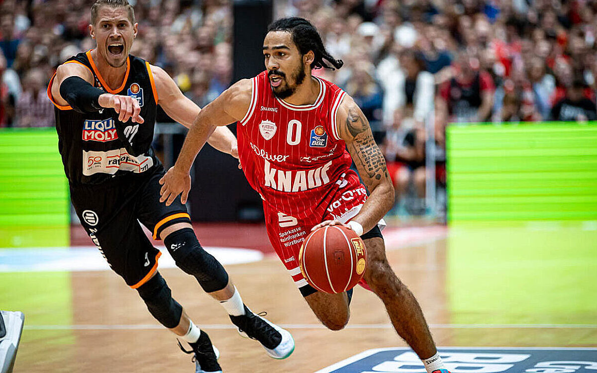 Wuerzburg Baskets Otis Livingston Spieler 2023 24 gegen ratiopharm Ulm Wuerzburg Baskets Otis Livingston Spieler 2023 24 gegen ratiopharm Ulm